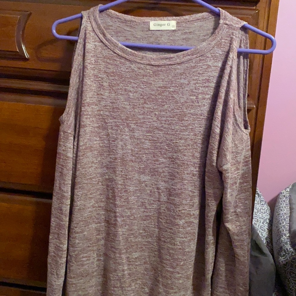 Ladies off the shoulder long sleeve tee